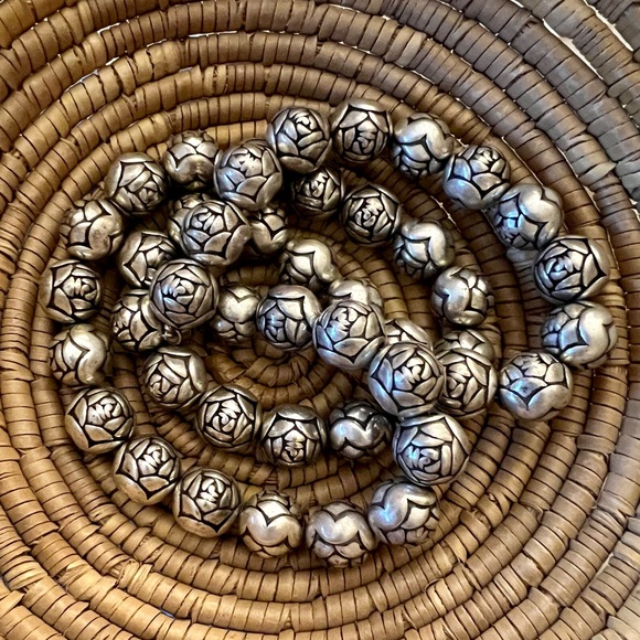 Rosette Beaded Pearls Necklace - Picture 1 of 11